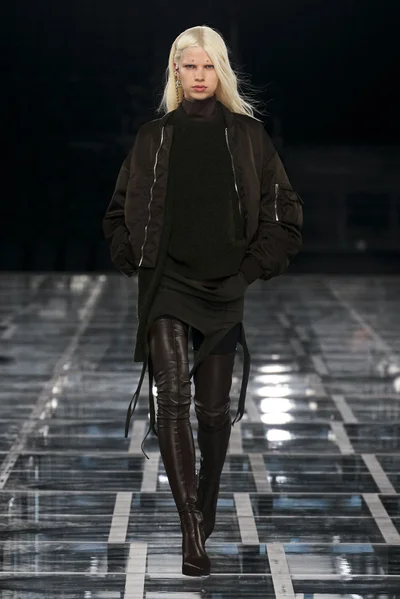 Look 7